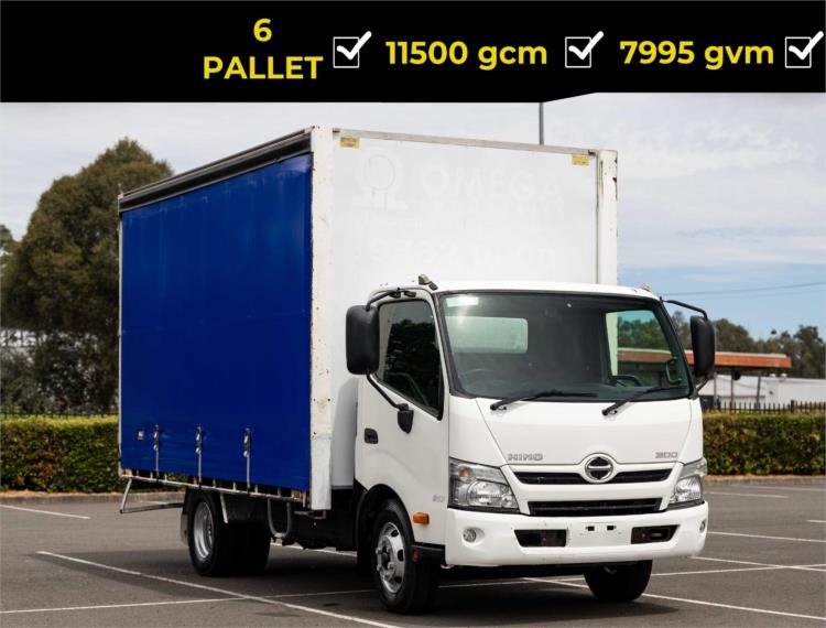 2015 HINO 300 Series