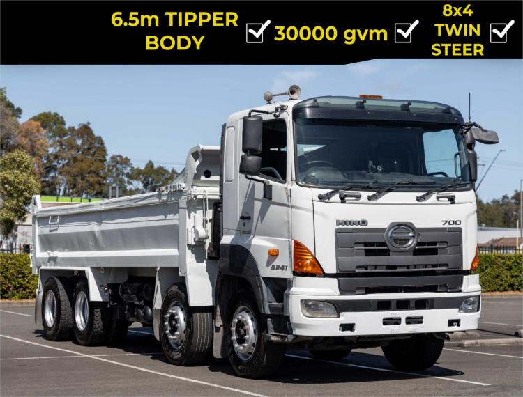 2008 HINO 700 Series