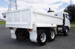 1999 MITSUBISHI FV517